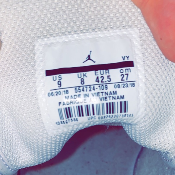 Jordan 1s MENS size 9 - Picture 6 of 6